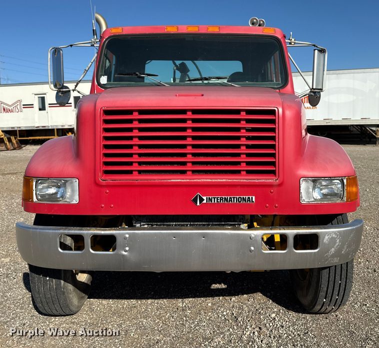 image for item EM2396 1993 International 4900 utility / service truck