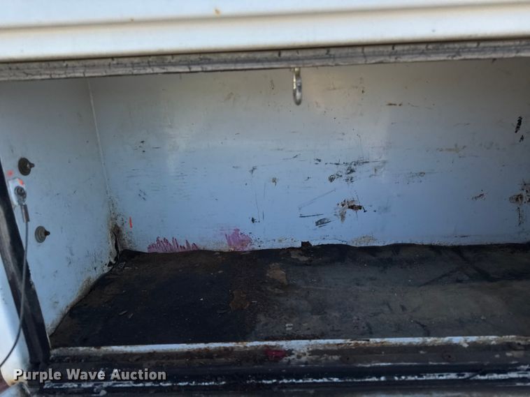 image for item EM2396 1993 International 4900 utility / service truck