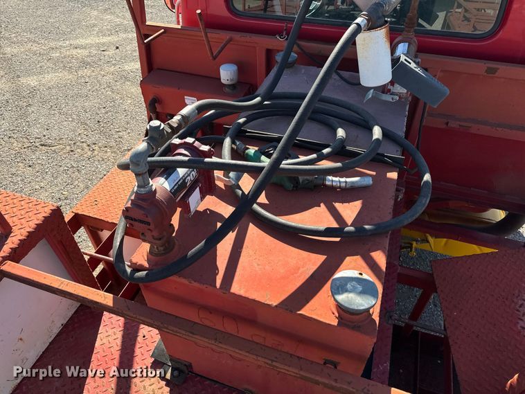 image for item EM2396 1993 International 4900 utility / service truck