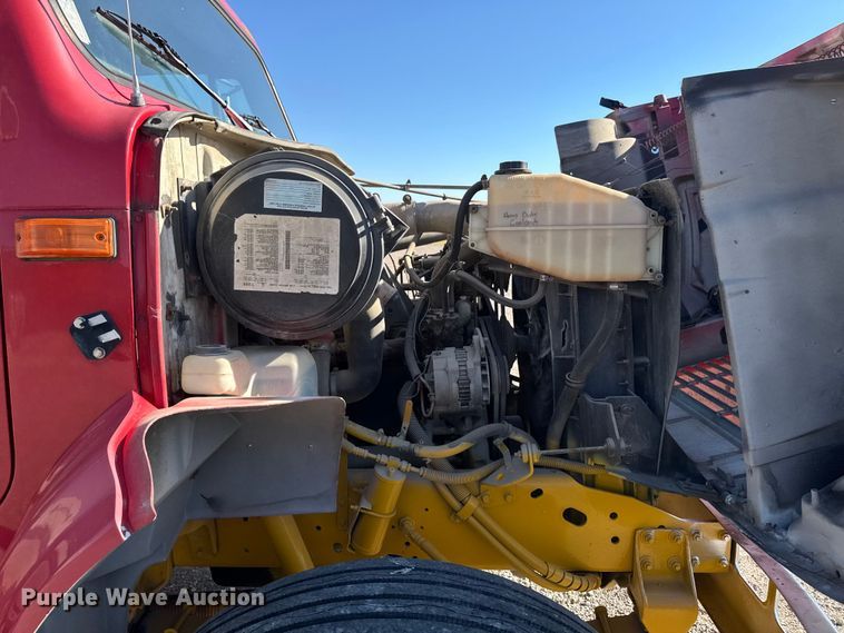 image for item EM2396 1993 International 4900 utility / service truck