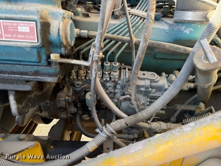 image for item EM2396 1993 International 4900 utility / service truck