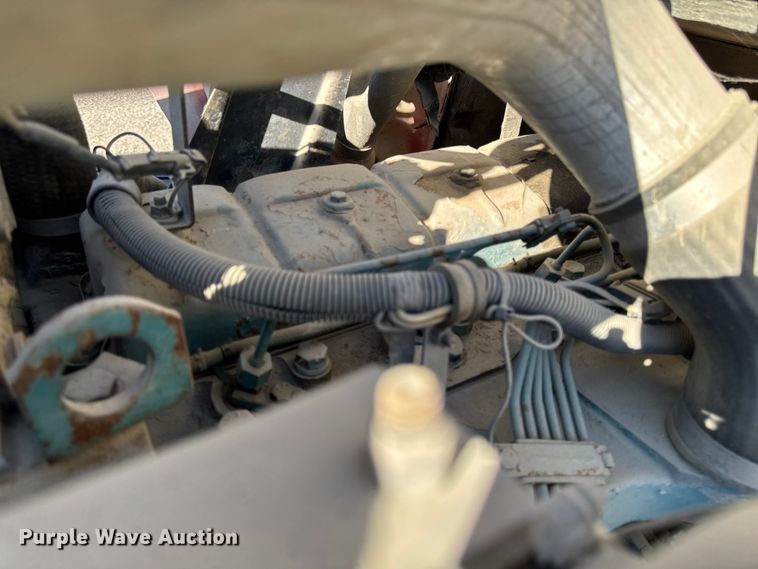 image for item EM2396 1993 International 4900 utility / service truck