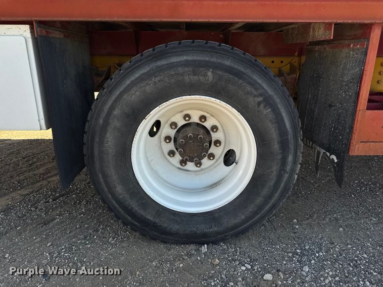 image for item EM2396 1993 International 4900 utility / service truck