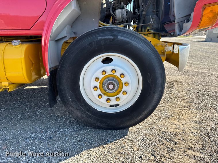 image for item EM2396 1993 International 4900 utility / service truck