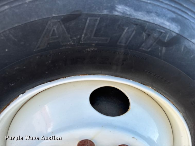 image for item EM2396 1993 International 4900 utility / service truck