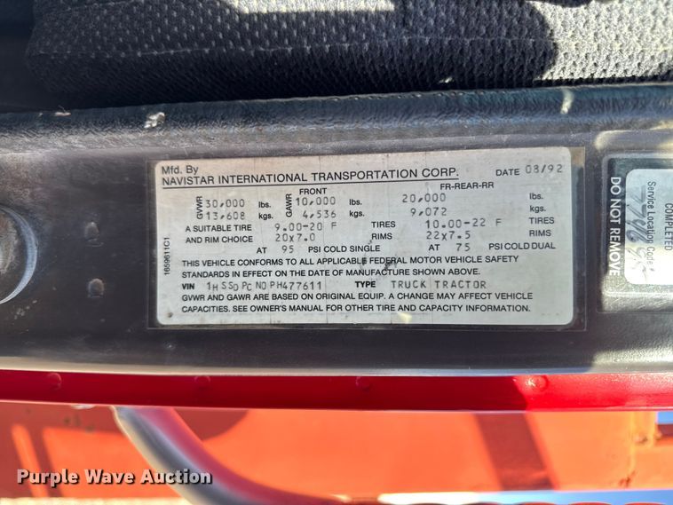 image for item EM2396 1993 International 4900 utility / service truck