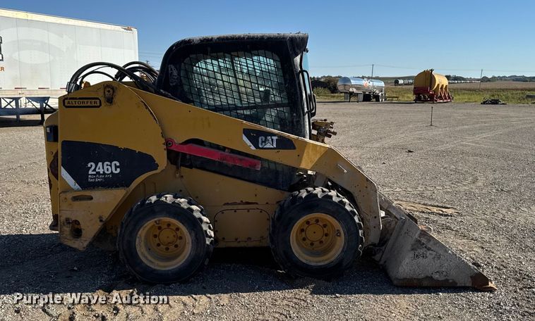 MINI CARGADOR SOBRE RUEDAS 2011 CATERPILLAR 246C
