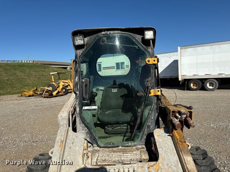 image for item EM2397 2011 Caterpillar 246C skid steer loader