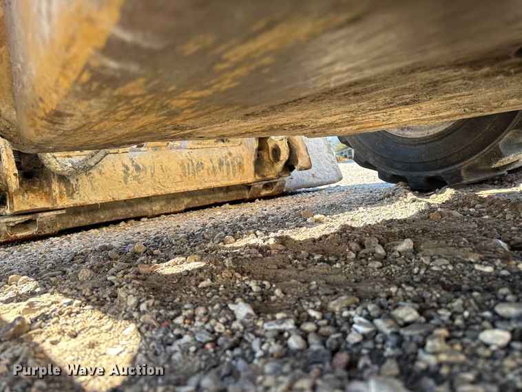 image for item EM2397 2011 Caterpillar 246C skid steer loader