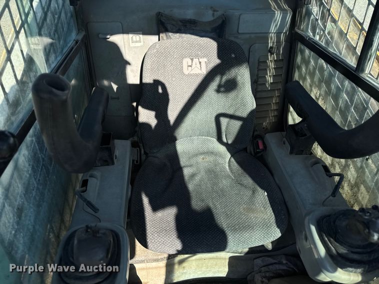 image for item EM2397 2011 Caterpillar 246C skid steer loader