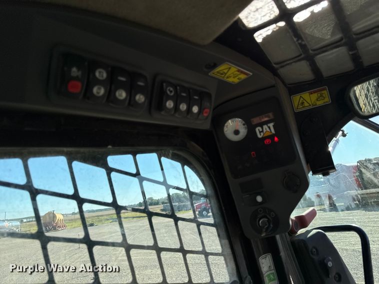 image for item EM2397 2011 Caterpillar 246C skid steer loader