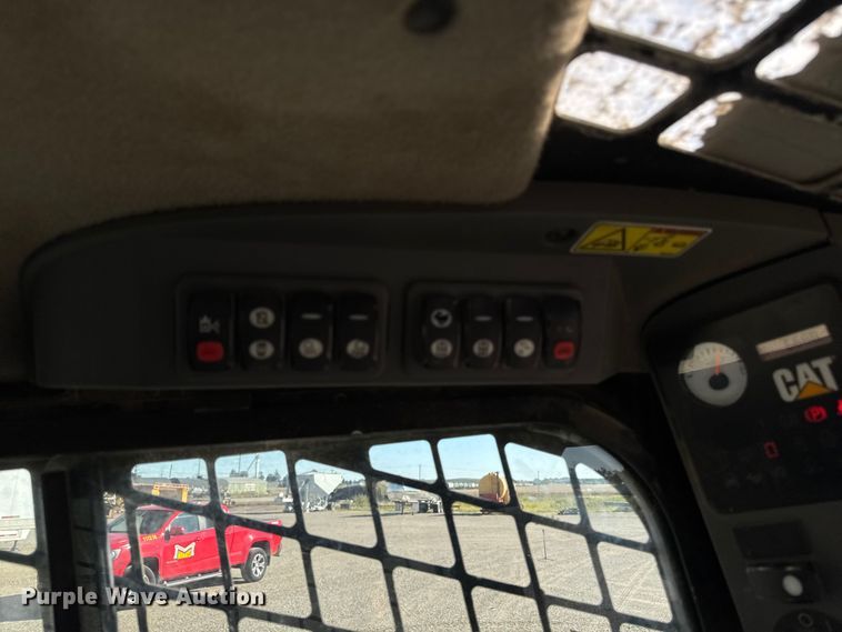 image for item EM2397 2011 Caterpillar 246C skid steer loader