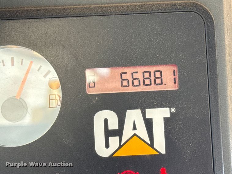 image for item EM2397 2011 Caterpillar 246C skid steer loader