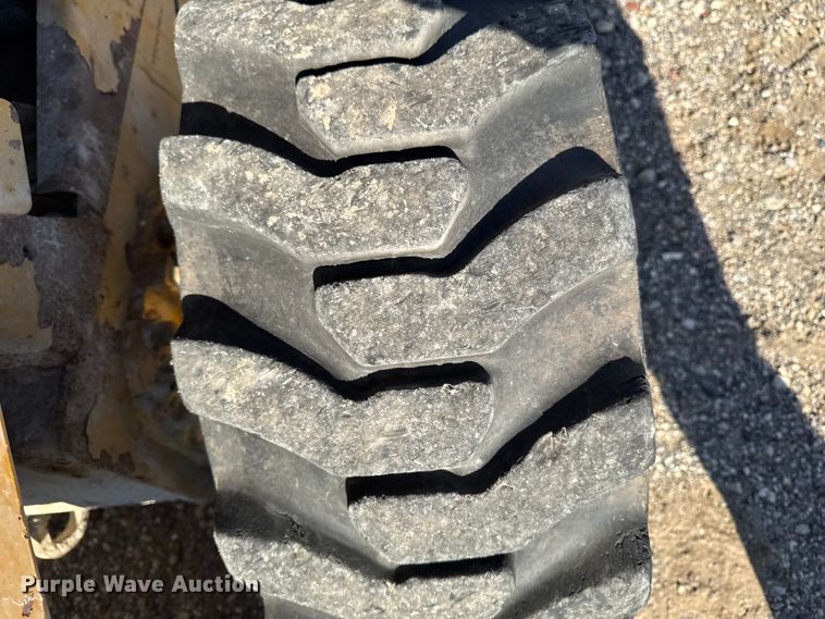 image for item EM2397 2011 Caterpillar 246C skid steer loader