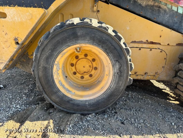 image for item EM2397 2011 Caterpillar 246C skid steer loader