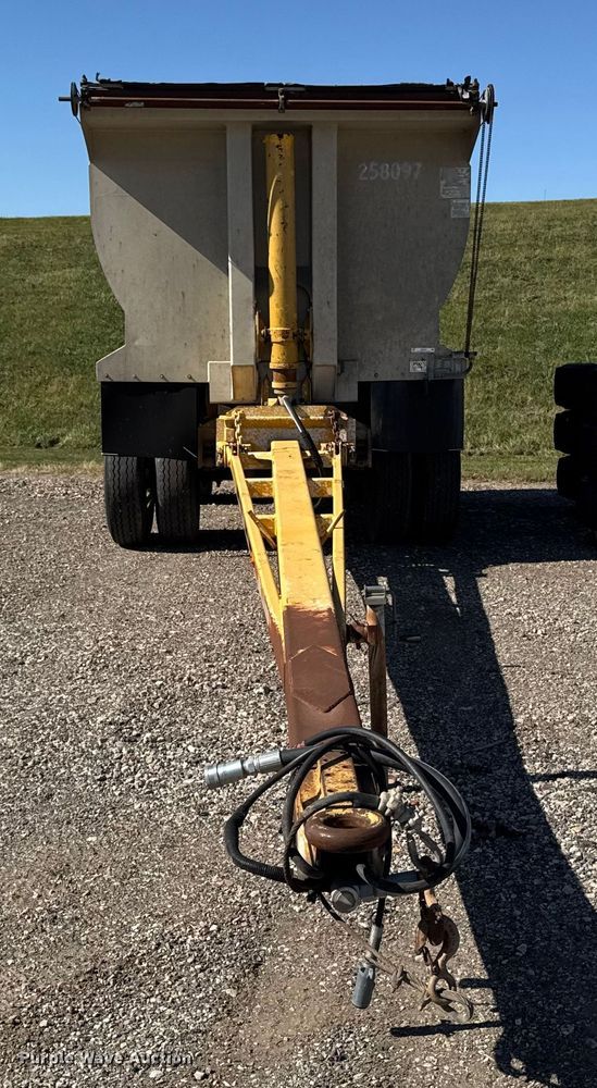 image for item EM2399 1997 Hawkeye  309 end dump pup trailer