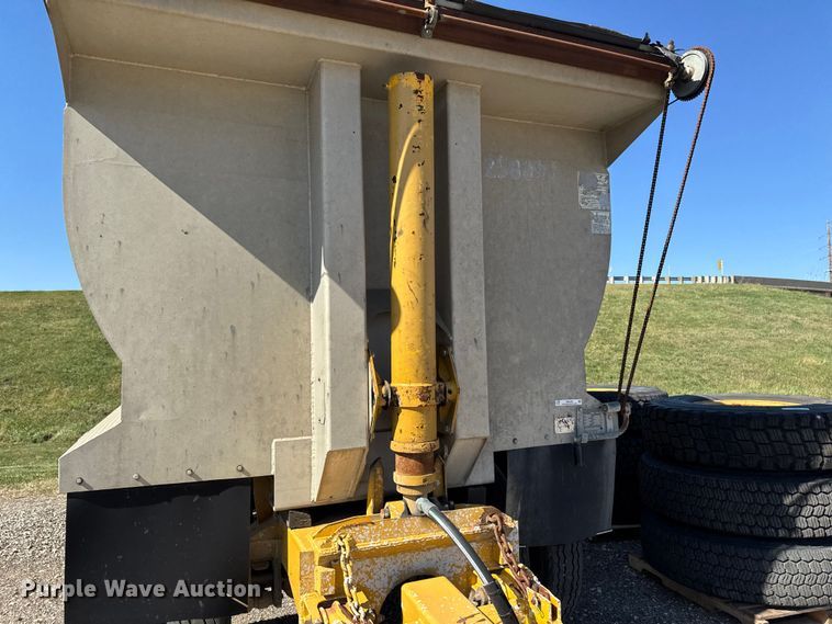 image for item EM2399 1997 Hawkeye  309 end dump pup trailer