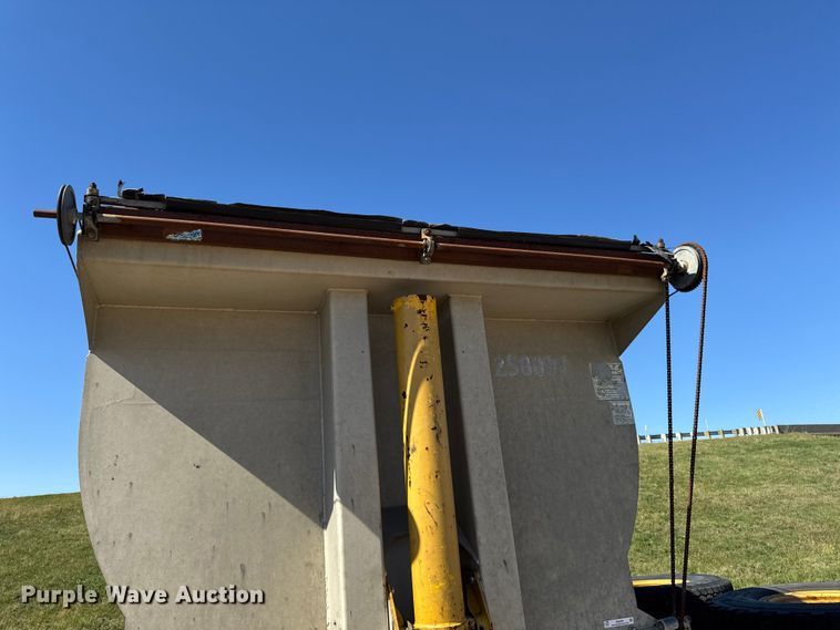 image for item EM2399 1997 Hawkeye  309 end dump pup trailer