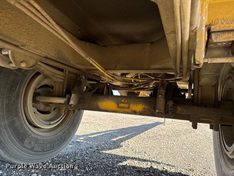 image for item EM2399 1997 Hawkeye  309 end dump pup trailer