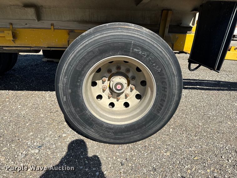 image for item EM2399 1997 Hawkeye  309 end dump pup trailer