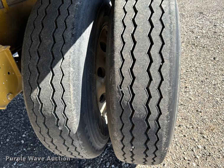 image for item EM2399 1997 Hawkeye  309 end dump pup trailer