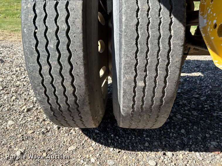 image for item EM2399 1997 Hawkeye  309 end dump pup trailer