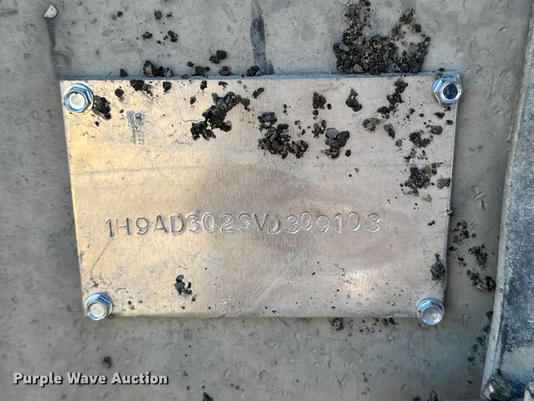 image for item EM2399 1997 Hawkeye  309 end dump pup trailer