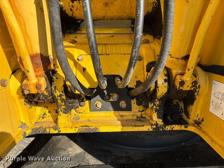 image for item EM6038 2019 Komatsu PC138USLC-11 excavator