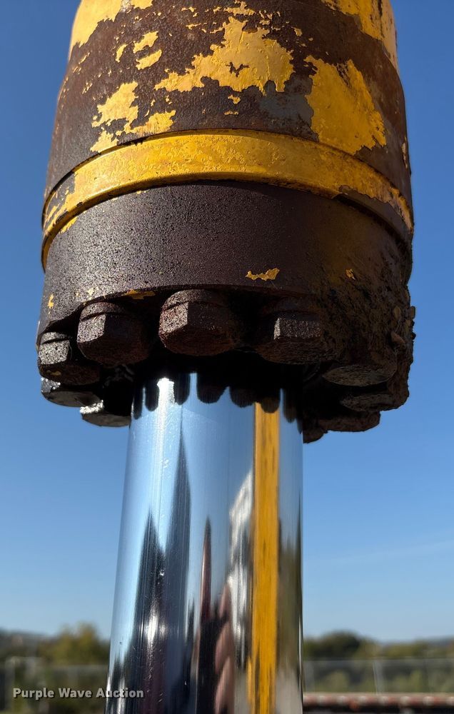 image for item EM6038 2019 Komatsu PC138USLC-11 excavator