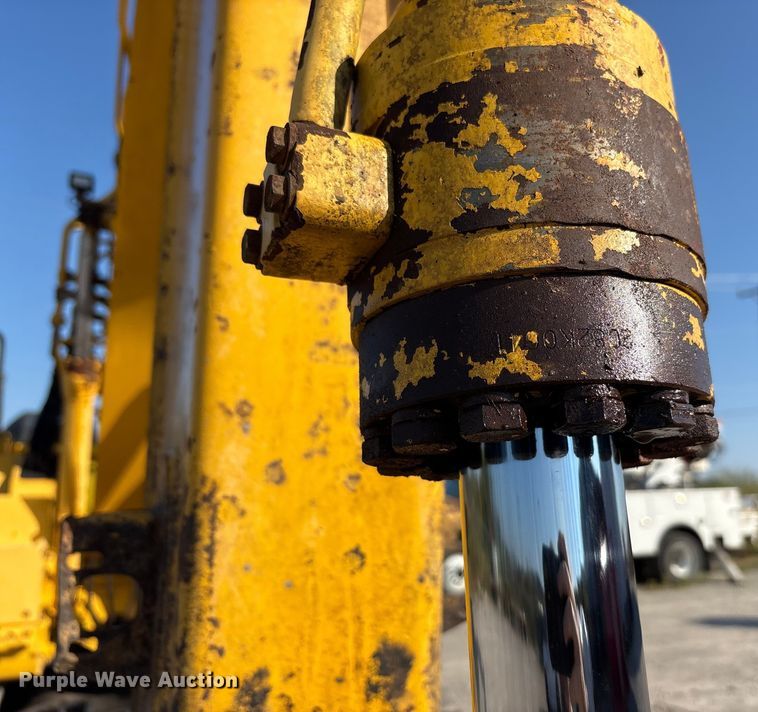 image for item EM6038 2019 Komatsu PC138USLC-11 excavator