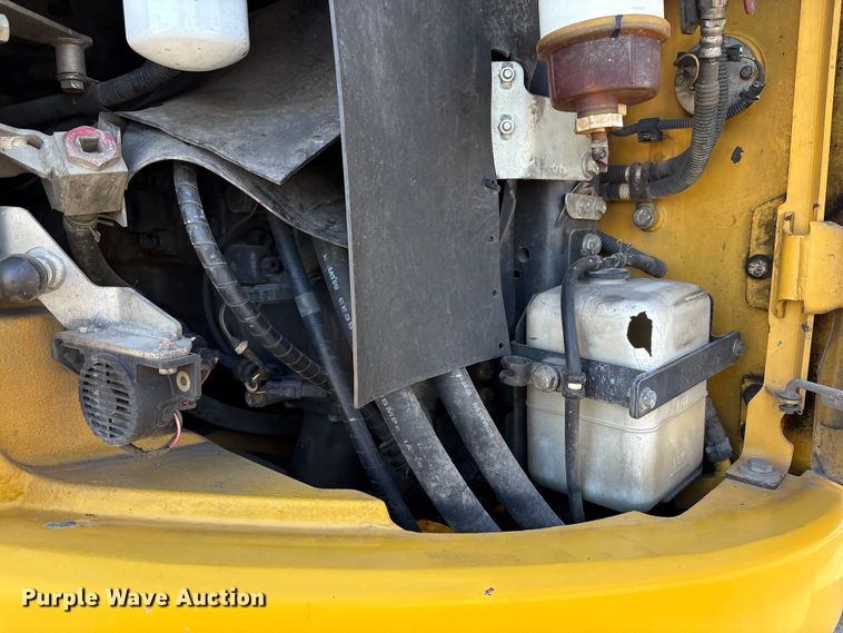 image for item EM6038 2019 Komatsu PC138USLC-11 excavator