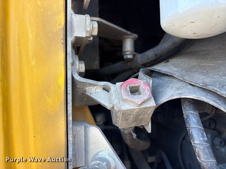 image for item EM6038 2019 Komatsu PC138USLC-11 excavator