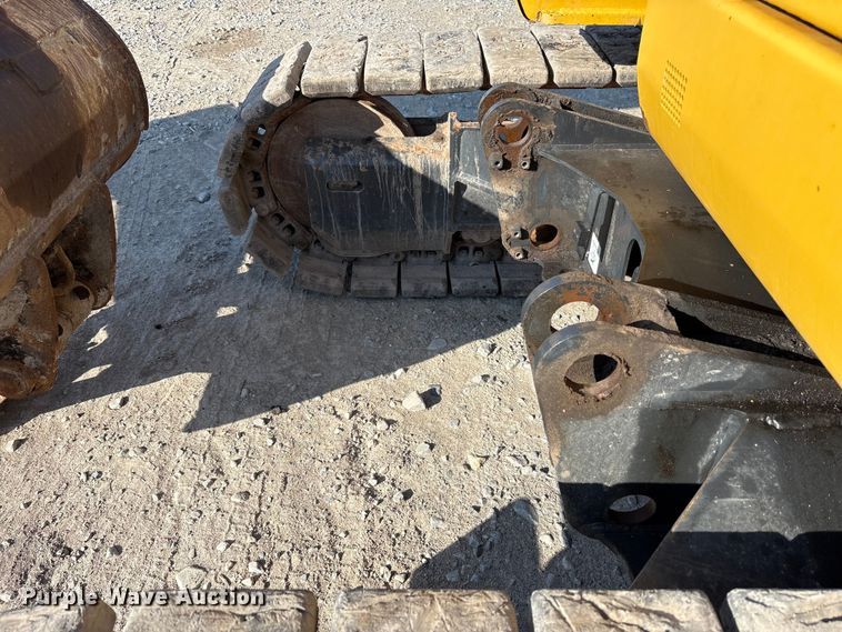 image for item EM6038 2019 Komatsu PC138USLC-11 excavator