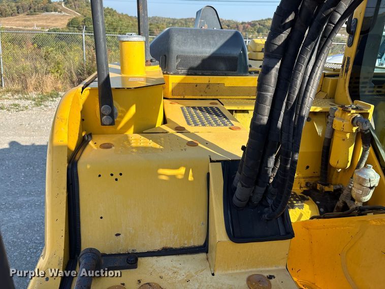 image for item EM6038 2019 Komatsu PC138USLC-11 excavator