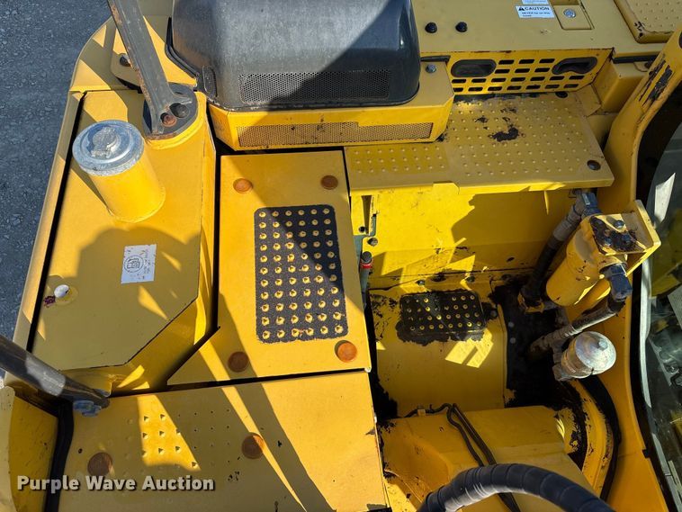 image for item EM6038 2019 Komatsu PC138USLC-11 excavator