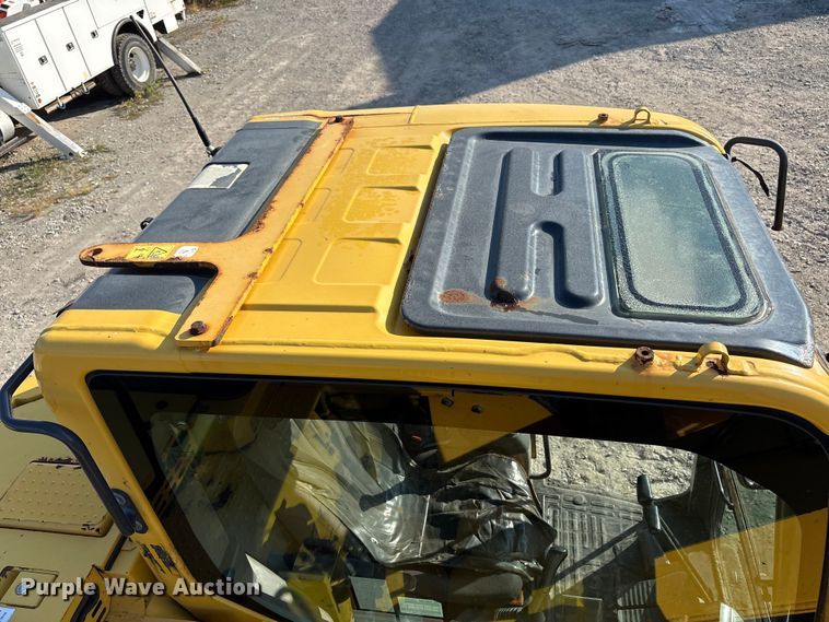 image for item EM6038 2019 Komatsu PC138USLC-11 excavator