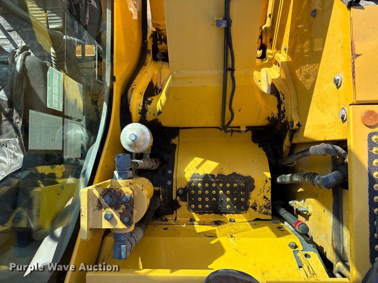 image for item EM6038 2019 Komatsu PC138USLC-11 excavator