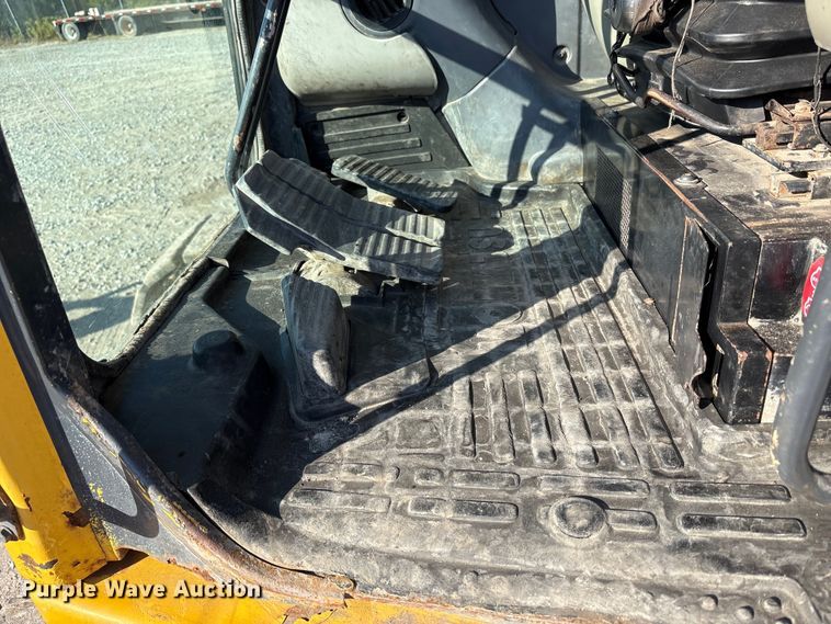 image for item EM6038 2019 Komatsu PC138USLC-11 excavator