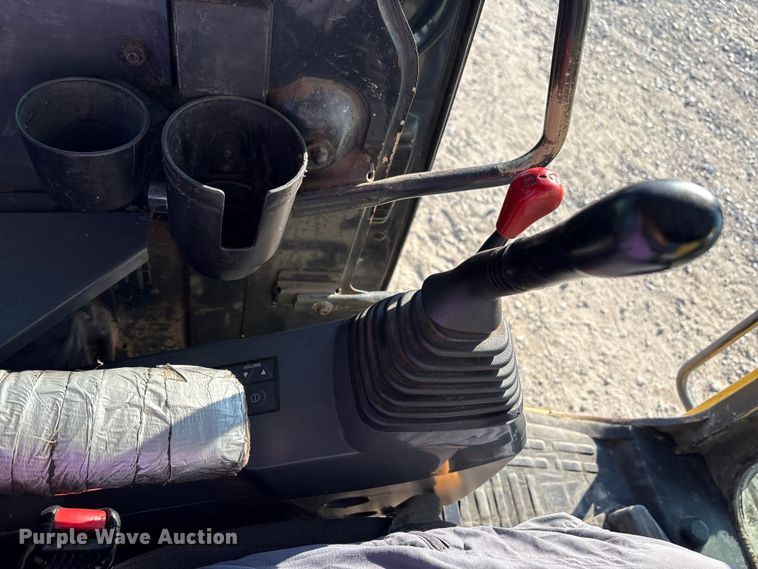 image for item EM6038 2019 Komatsu PC138USLC-11 excavator