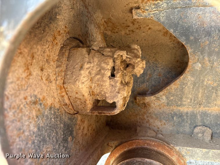 image for item EM6038 2019 Komatsu PC138USLC-11 excavator