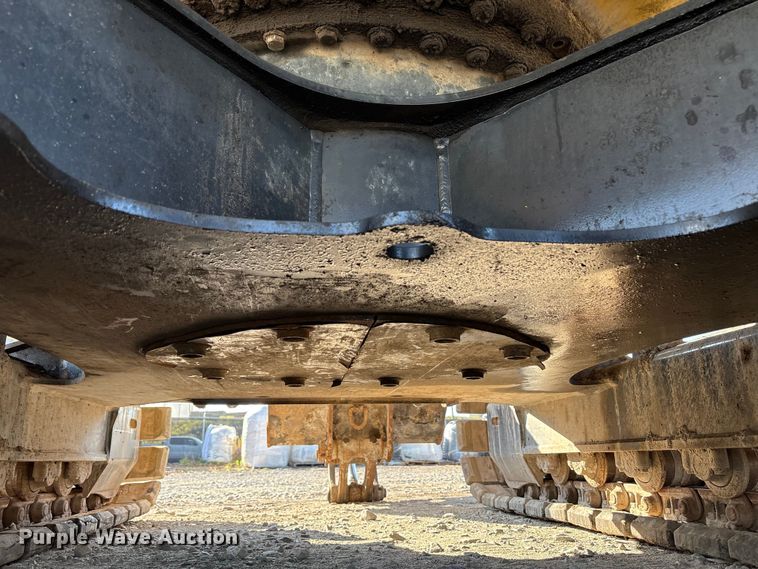 image for item EM6038 2019 Komatsu PC138USLC-11 excavator