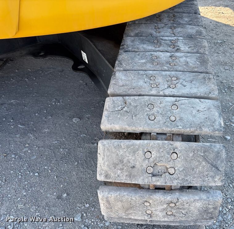 image for item EM6038 2019 Komatsu PC138USLC-11 excavator