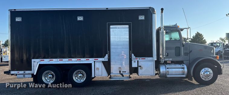 image for item EM8255 2005 Peterbilt 357 fuel / lube truck