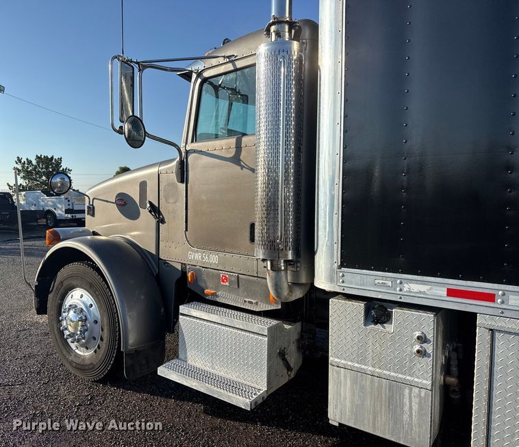 image for item EM8255 2005 Peterbilt 357 fuel / lube truck