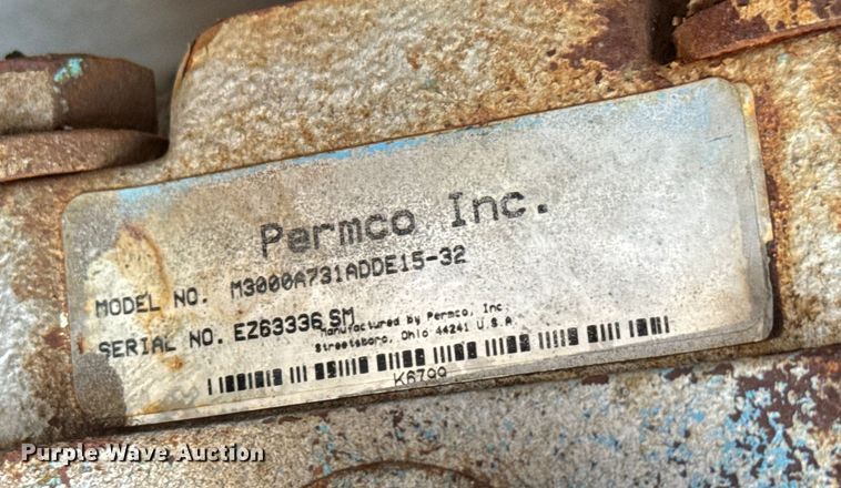 image for item EM8255 2005 Peterbilt 357 fuel / lube truck