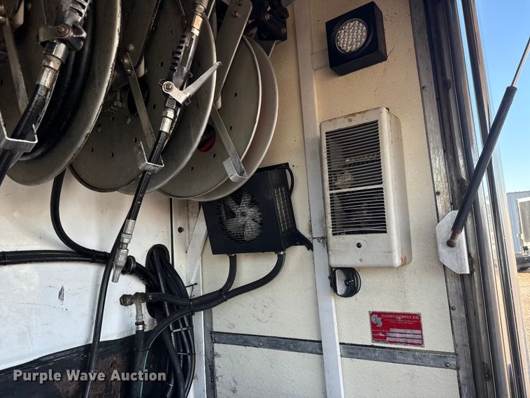 image for item EM8255 2005 Peterbilt 357 fuel / lube truck