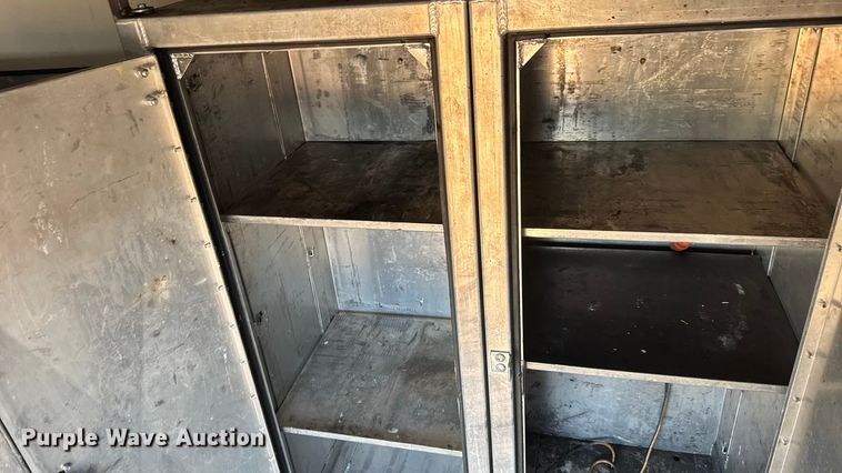 image for item EM8255 2005 Peterbilt 357 fuel / lube truck