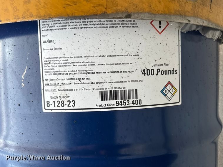 image for item EM8255 2005 Peterbilt 357 fuel / lube truck