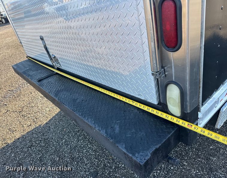 image for item EM8255 2005 Peterbilt 357 fuel / lube truck