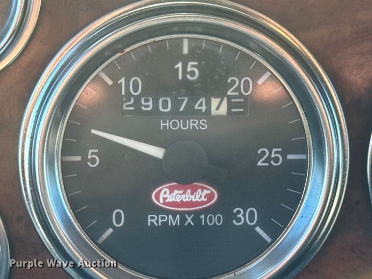 image for item EM8255 2005 Peterbilt 357 fuel / lube truck